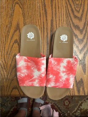 Yellow Box Coral Tie-Dye Slide Mules